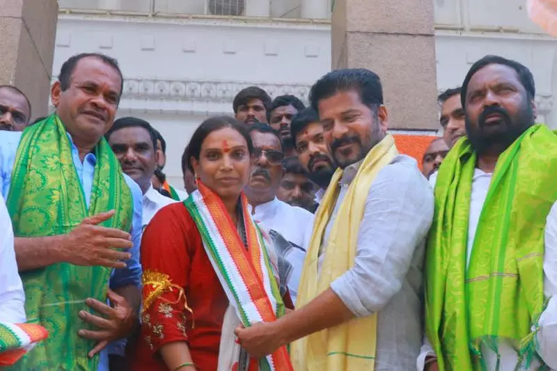 Revanth welcomes PJRs daughter to Congress