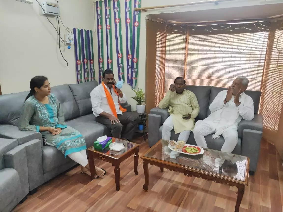 BJP dabbles with KA Paul; Union Minister meets evangelist