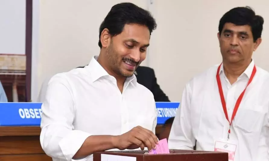 YS Jagan casts vote for Presidents election in AP