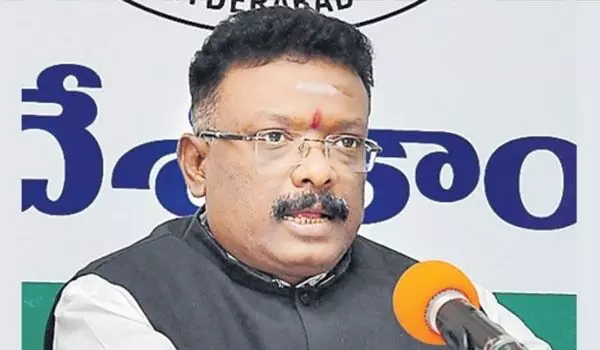 Dasoju Sravan quits Congress, blames Revanth Reddy