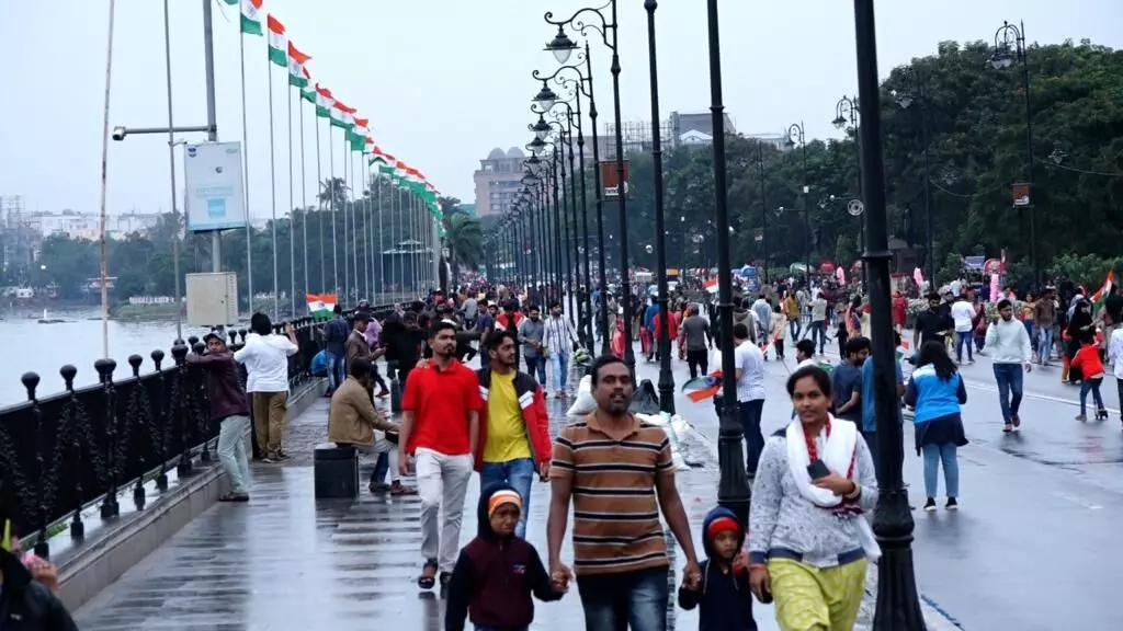 Sunday Funday back on Tankbund, rain doesnt deter people