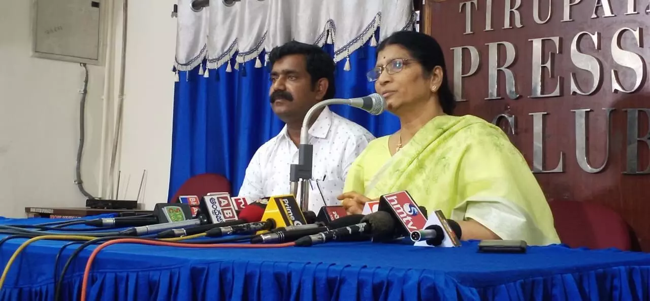 Lakshmi Parvathi wants Junior NTR to take over TDP