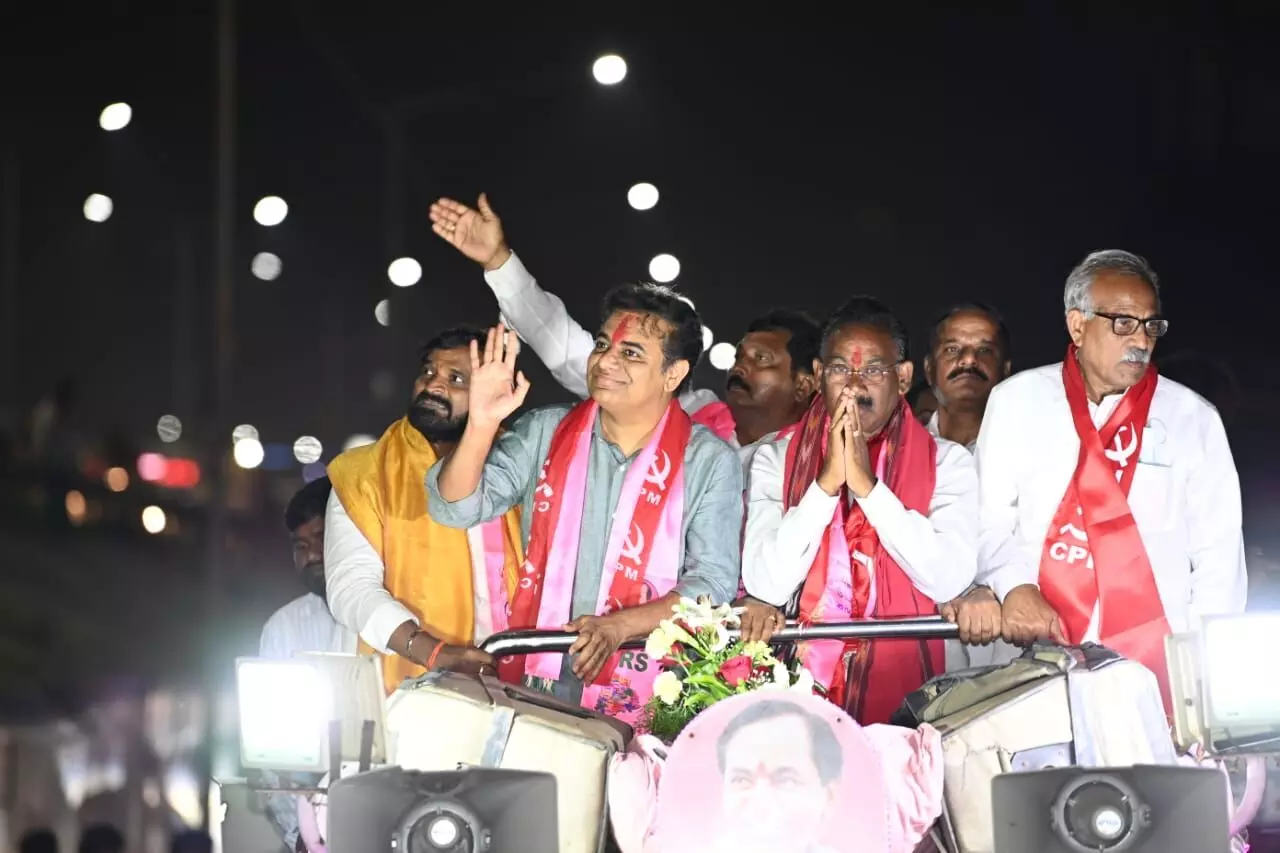 Massive crowds greet KTR at roadshow in Choutuppal