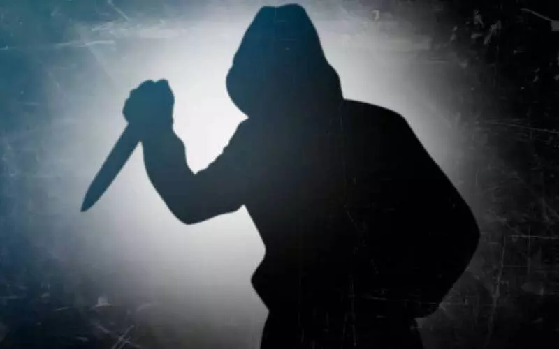 Two men escape after stabbing friend with beer bottle, knives after dispute in Attapur