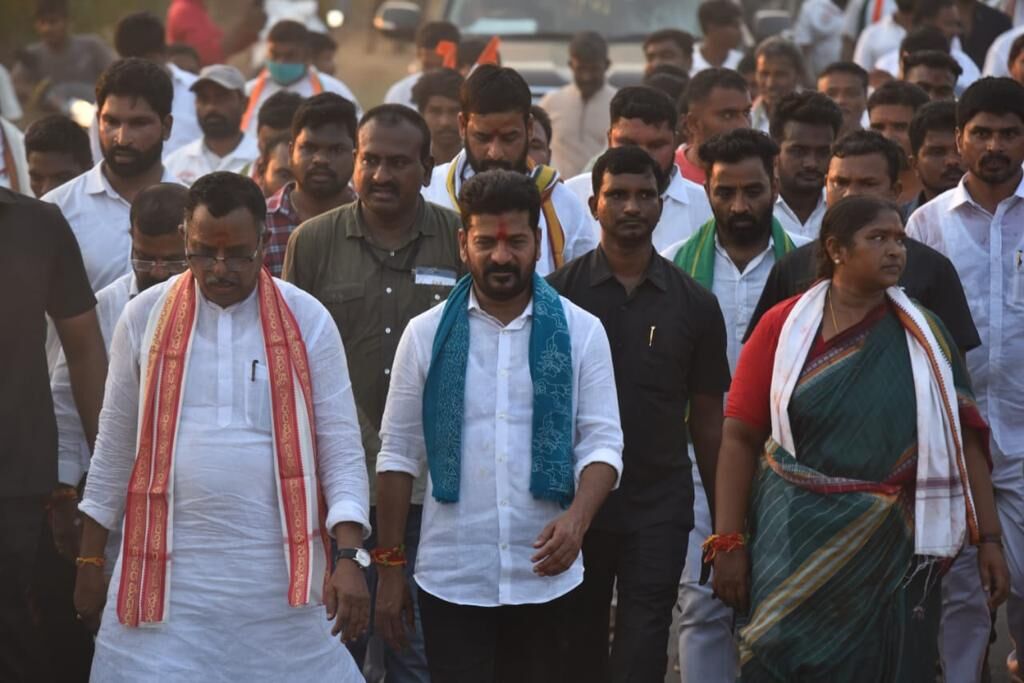 Revanth Reddy kicks off Haath Se Haath Jodo padayatra from Medaram