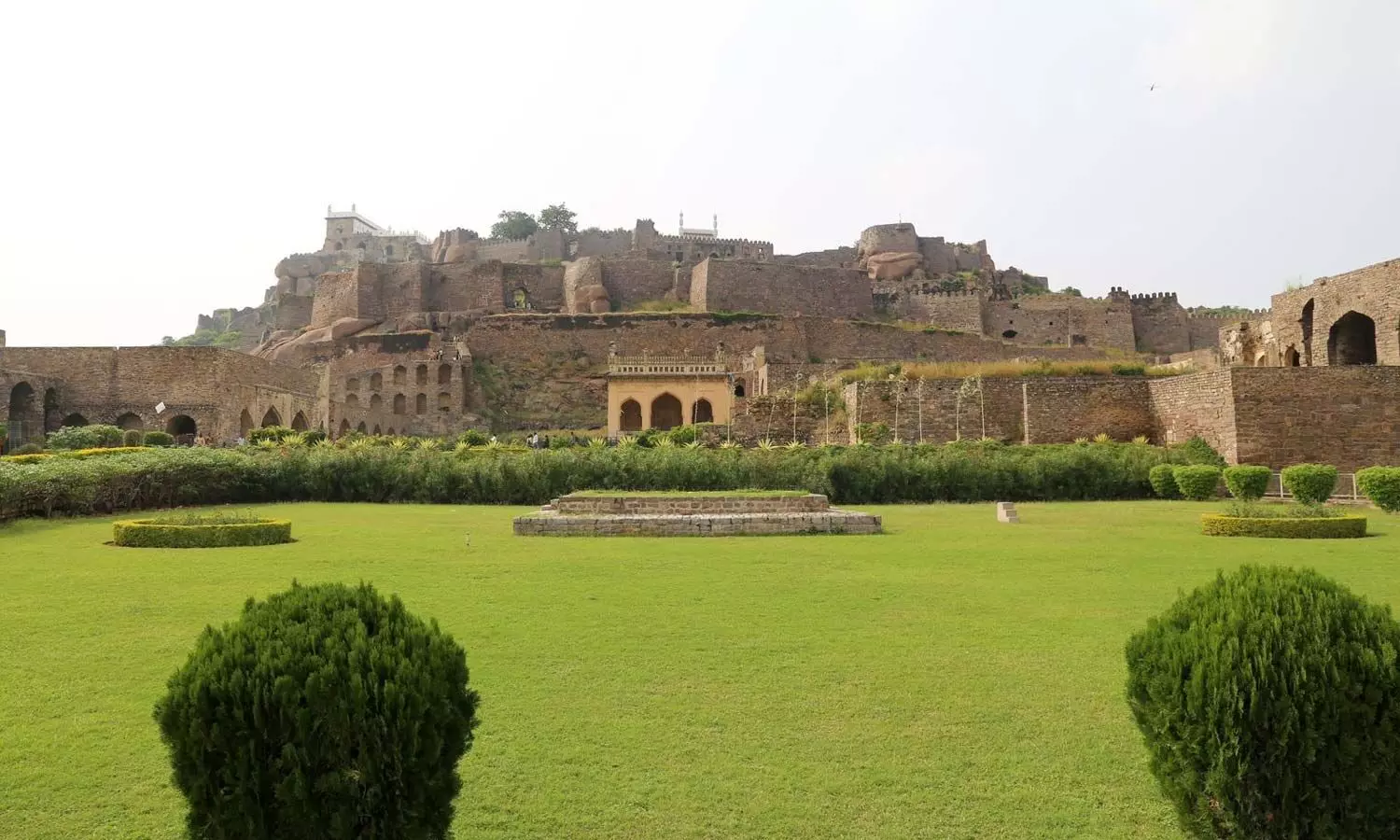 Golconda Fort (Pic courtesy - Wikipedia)