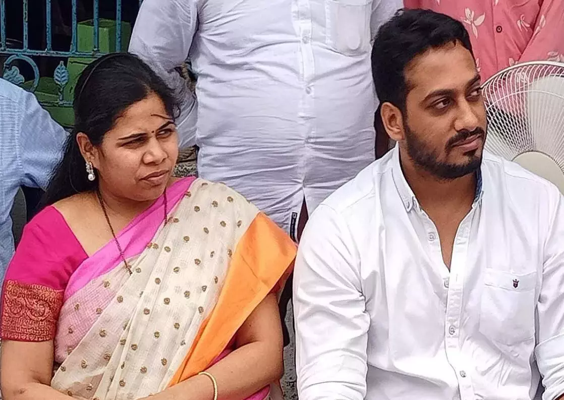 Attack on AV Subba Reddy: Nandyal court remands Akhila Priya, husband to judicial custody