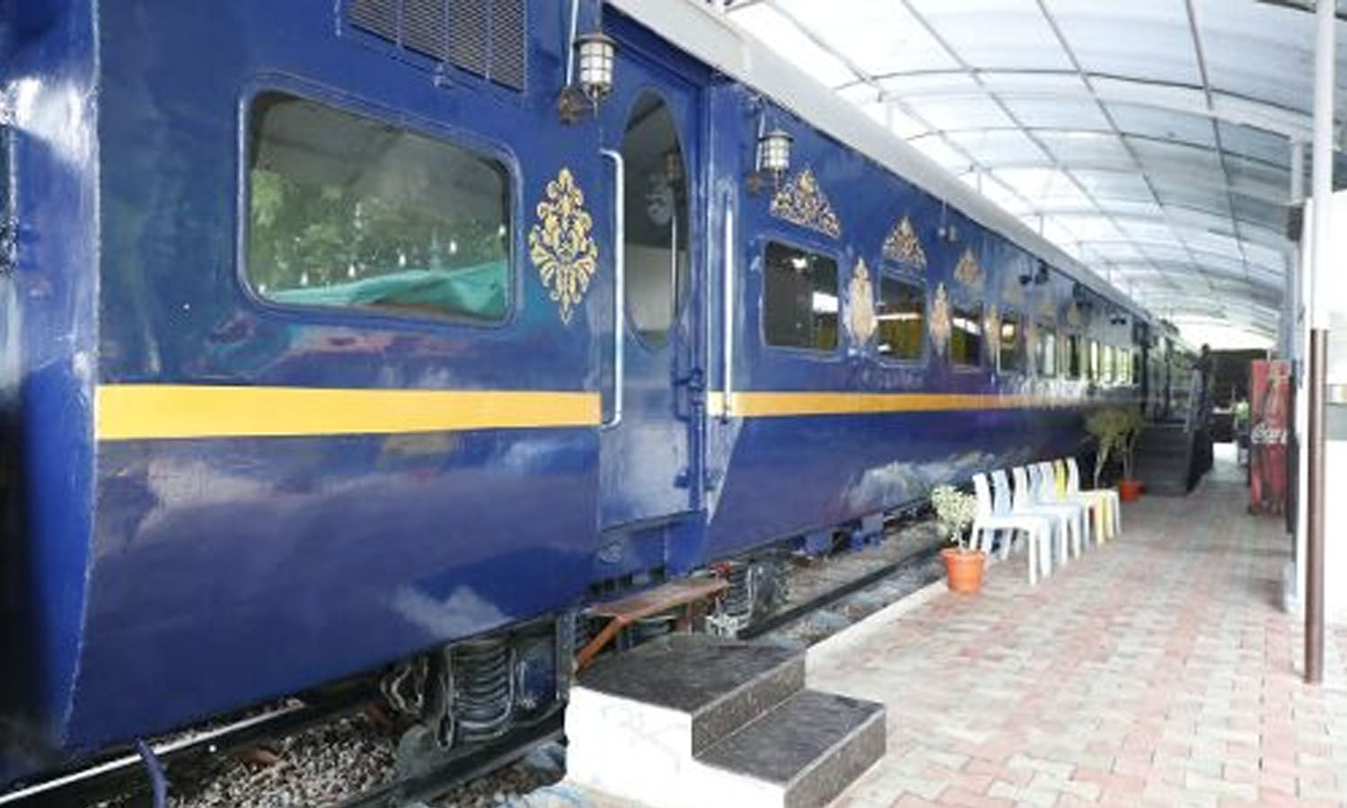 Telangana's first 24-hr heritage coach restaurant opens at Kacheguda ...