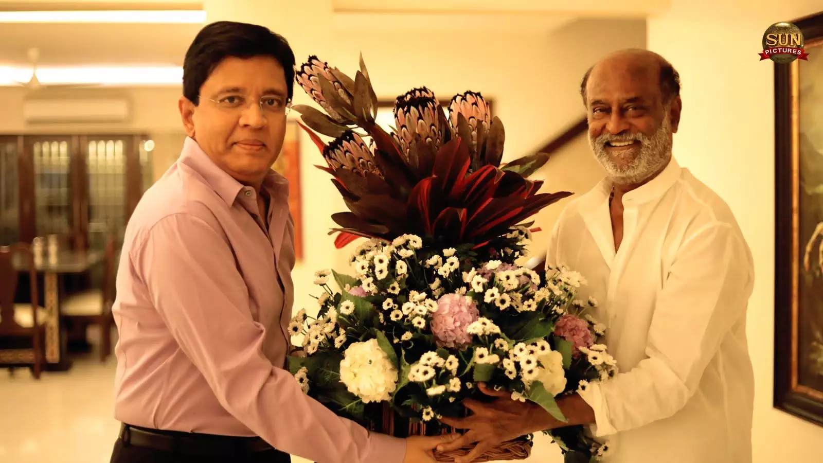 Mr. Kalanithi Maran met Superstar rajinikanth and handed over a cheque, celebrating the historic success of Jailer