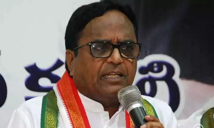 Former TPCC president Ponnala Lakshmaiah resigns from Congress party