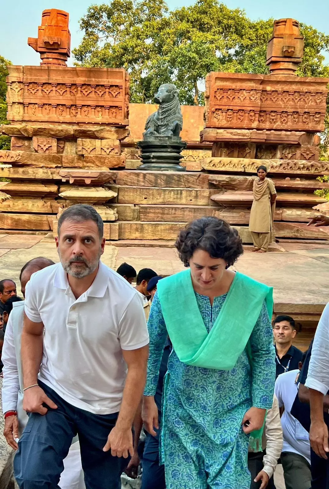 Rahul, Priyanka Gandhi part of Congress bus yatra 2.0 from Tandur to Hyderabad