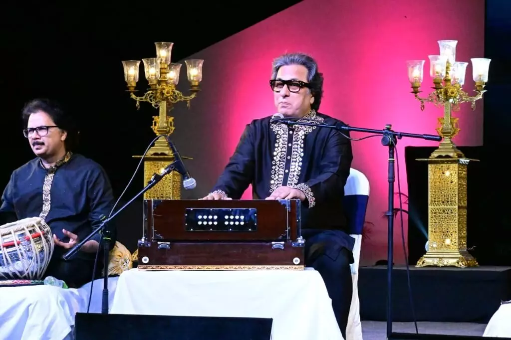 Ghazal king Talat Aziz performs spellful renditions at alma mater HPS Begumpet