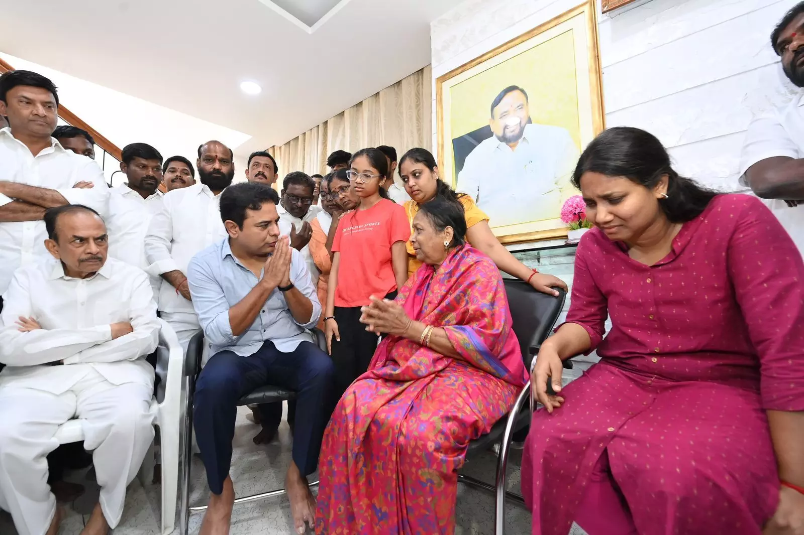 KTR meets kin of Lasya Nandita, assures her family of support from BRS