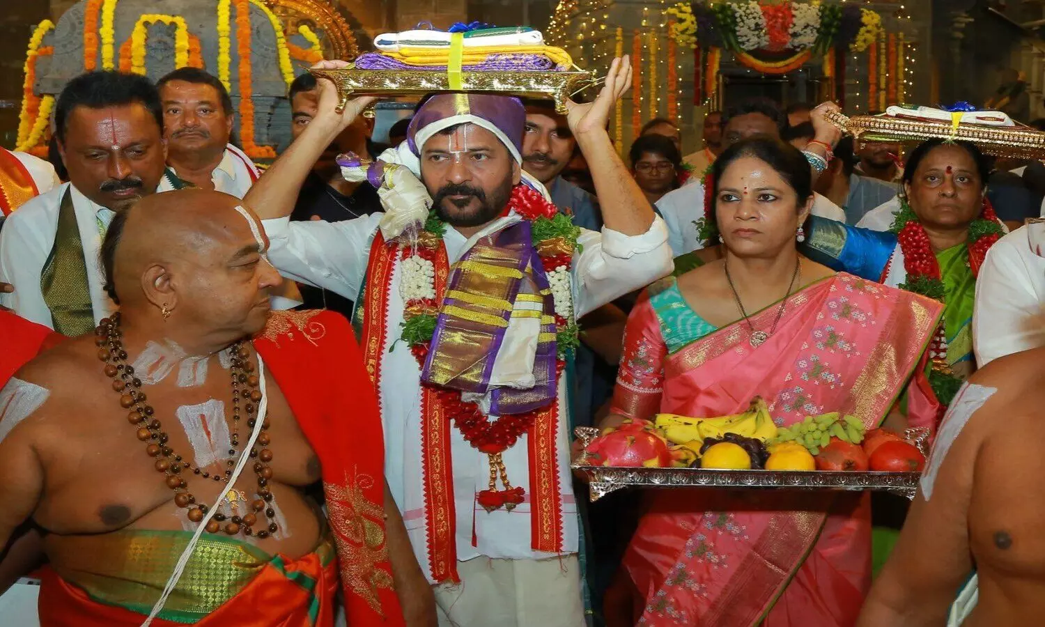 Revanth Reddy, ministers offer puja at Yadadri, Bhadrachalam temples