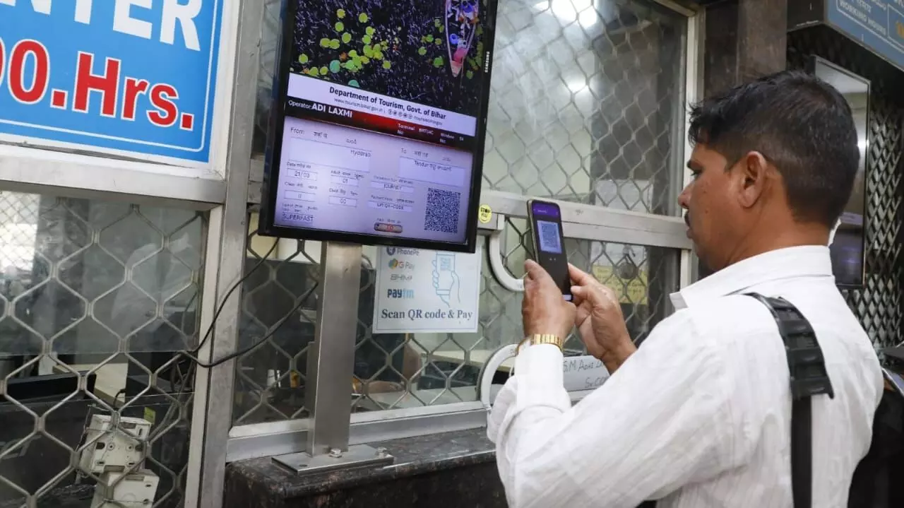 South Central Railway introduces QR code payment option for general ticket purchases