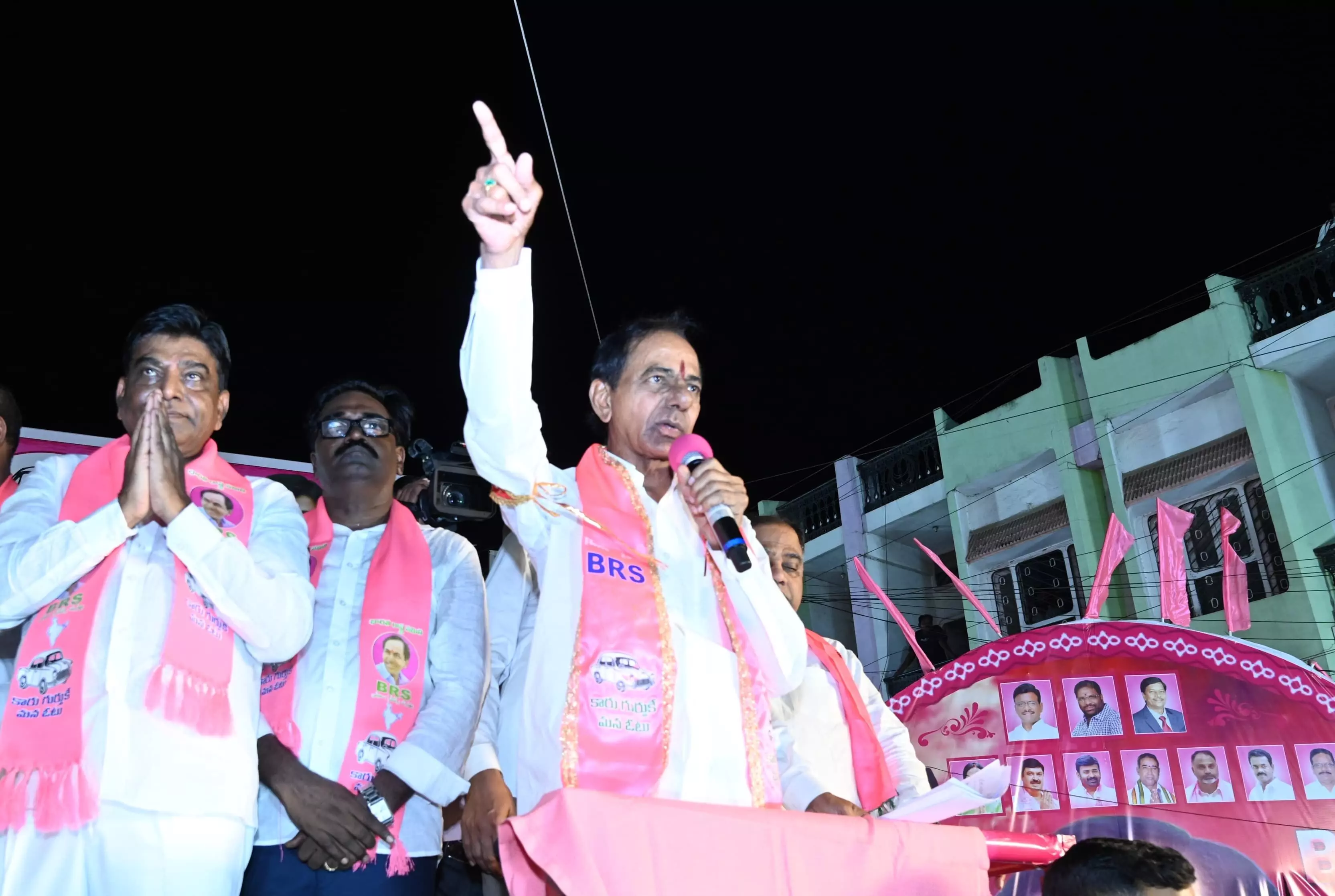 KCR foresees role for BRS in coalition Govt at centre after elections, recalls NTR’s Rs 2-kg rice scheme in Khammam