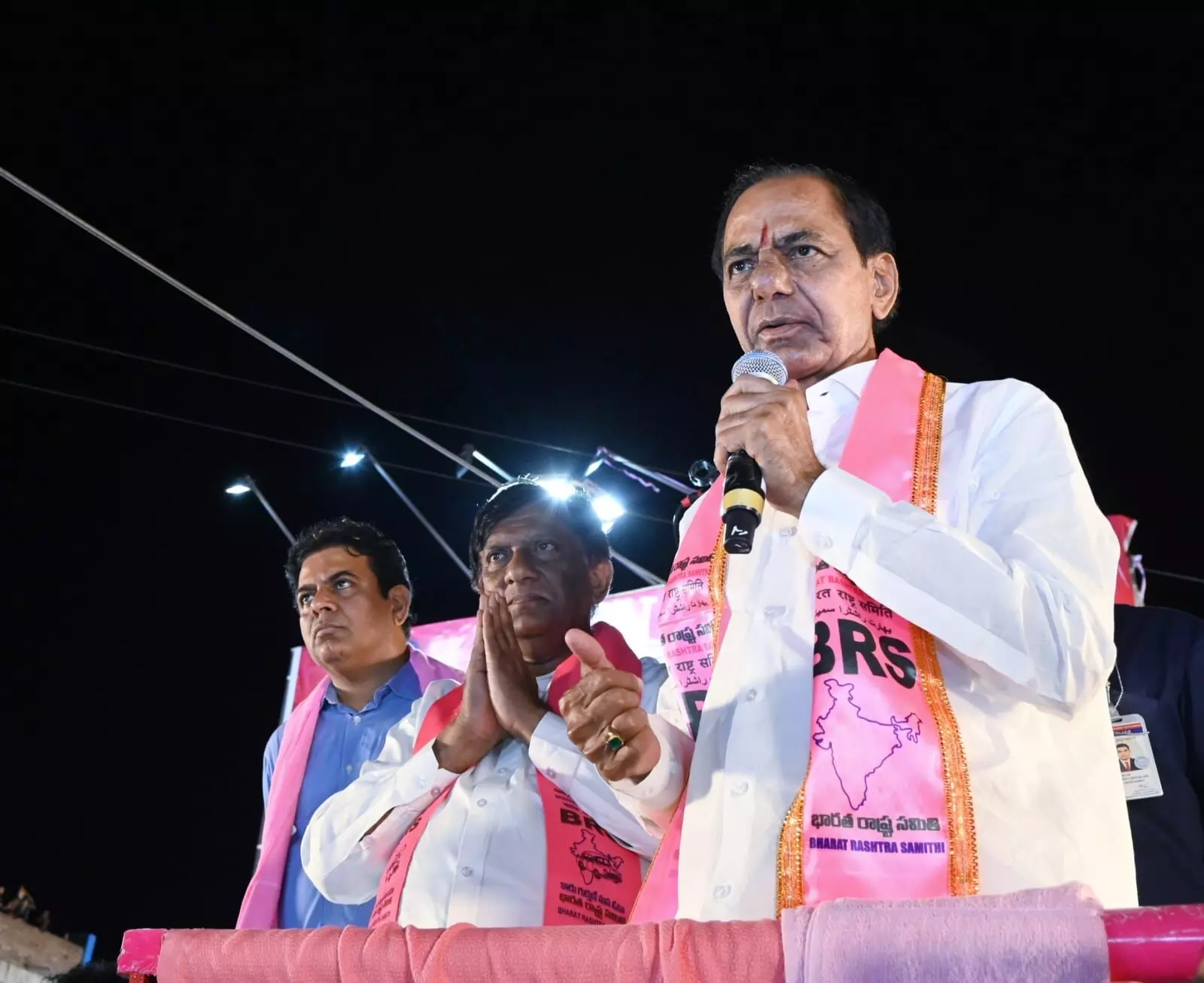 Congress Govt owes Rs 370 Cr to Sircilla weavers, when demanded, says sell condoms: KCR