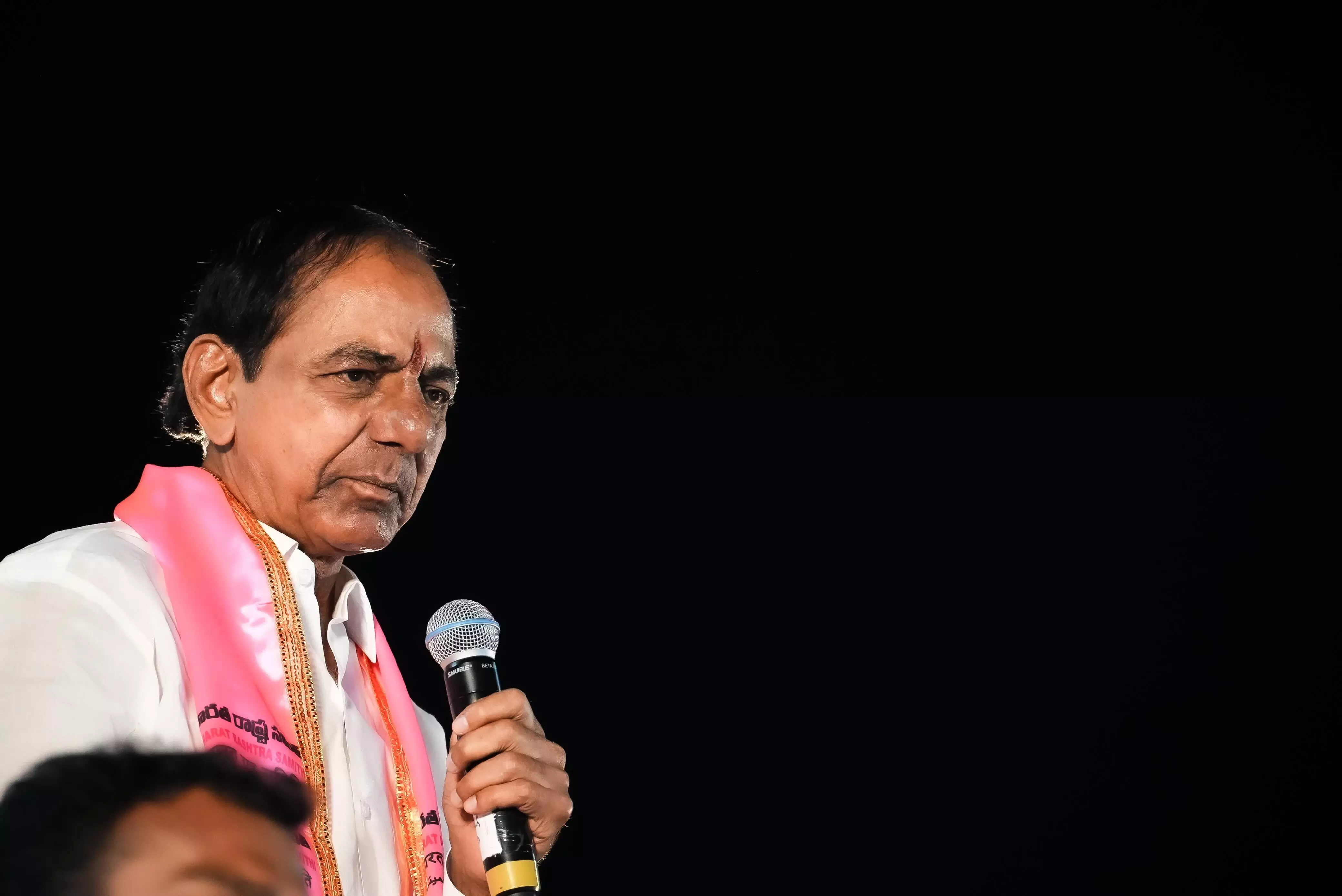 KCR concludes his 17-day Poru Baata Bus Yatra at Siddipet, calls for one lakh majority for Medak MP candidate