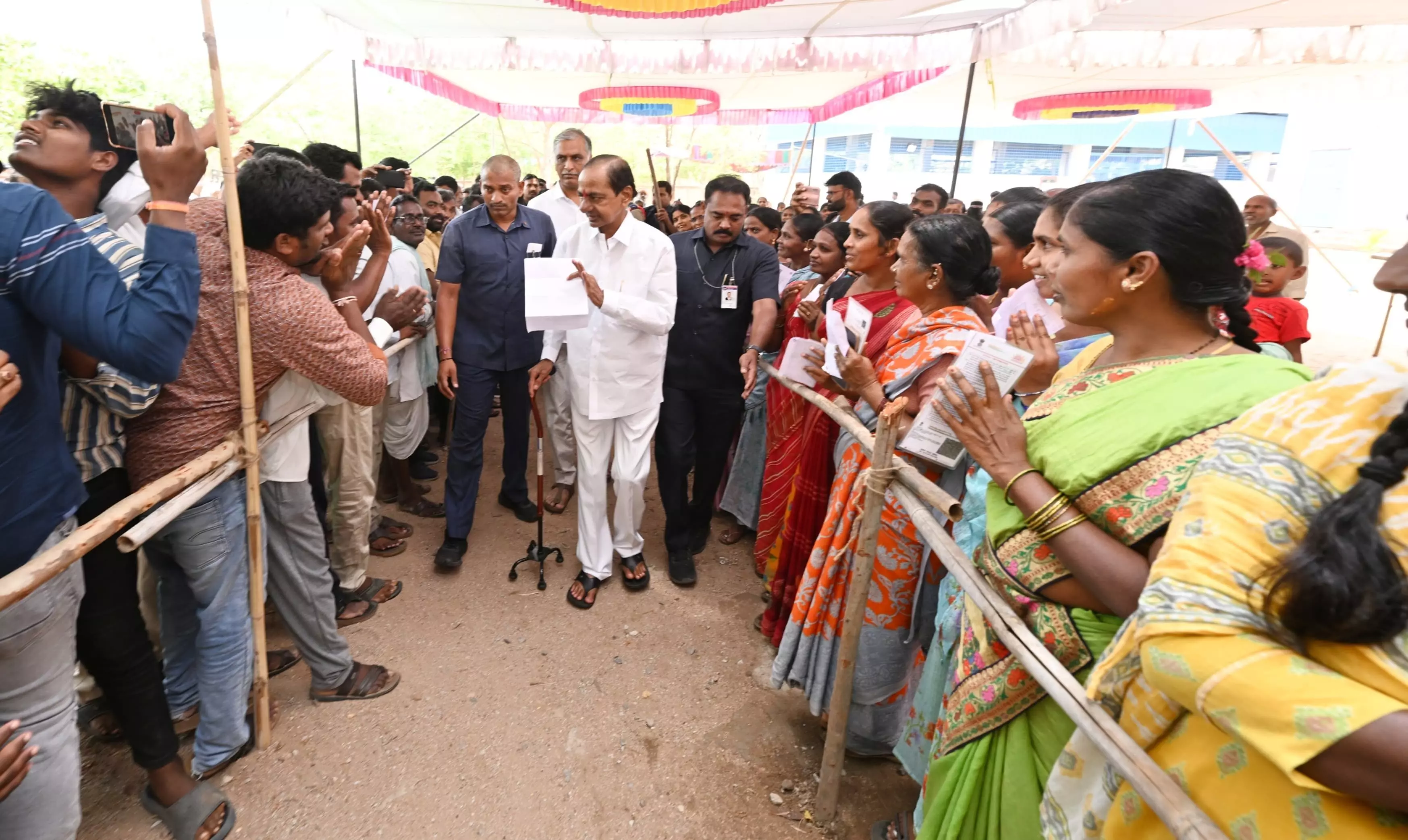 Voter turnout in Telangana 61.16 percent at 5 pm, Hyderabad lowest with 39.17, percentage might increase