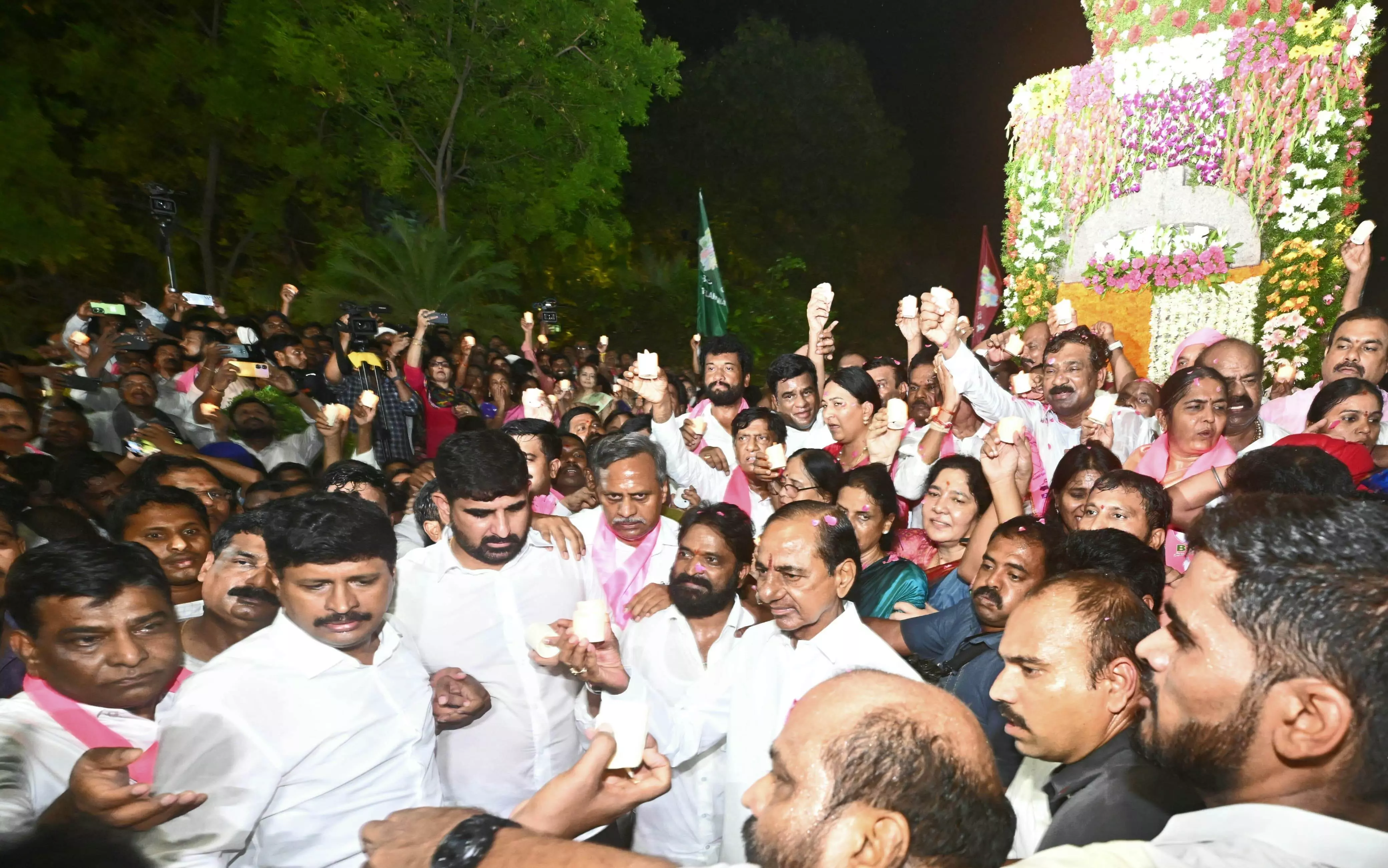 KCR launches BRS candle rally from Gun Park to Telangana Martyrs Memorial near Secretariat