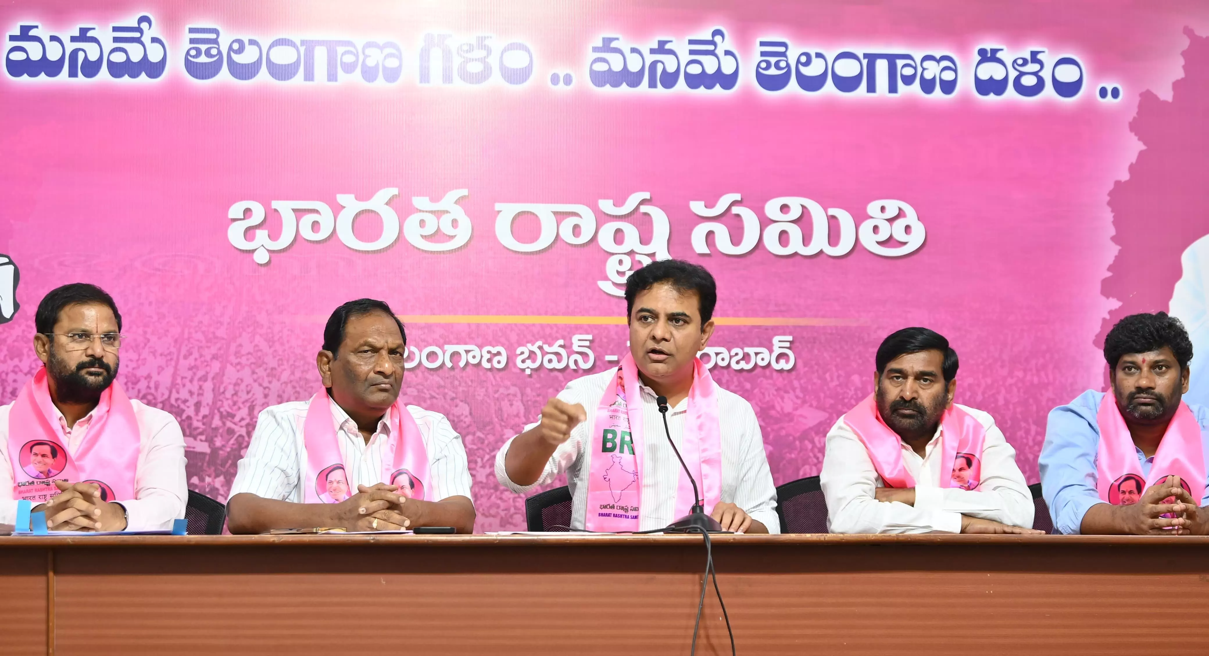 BJP, Congress conspiring to privatise Singareni through mines auction: KTR