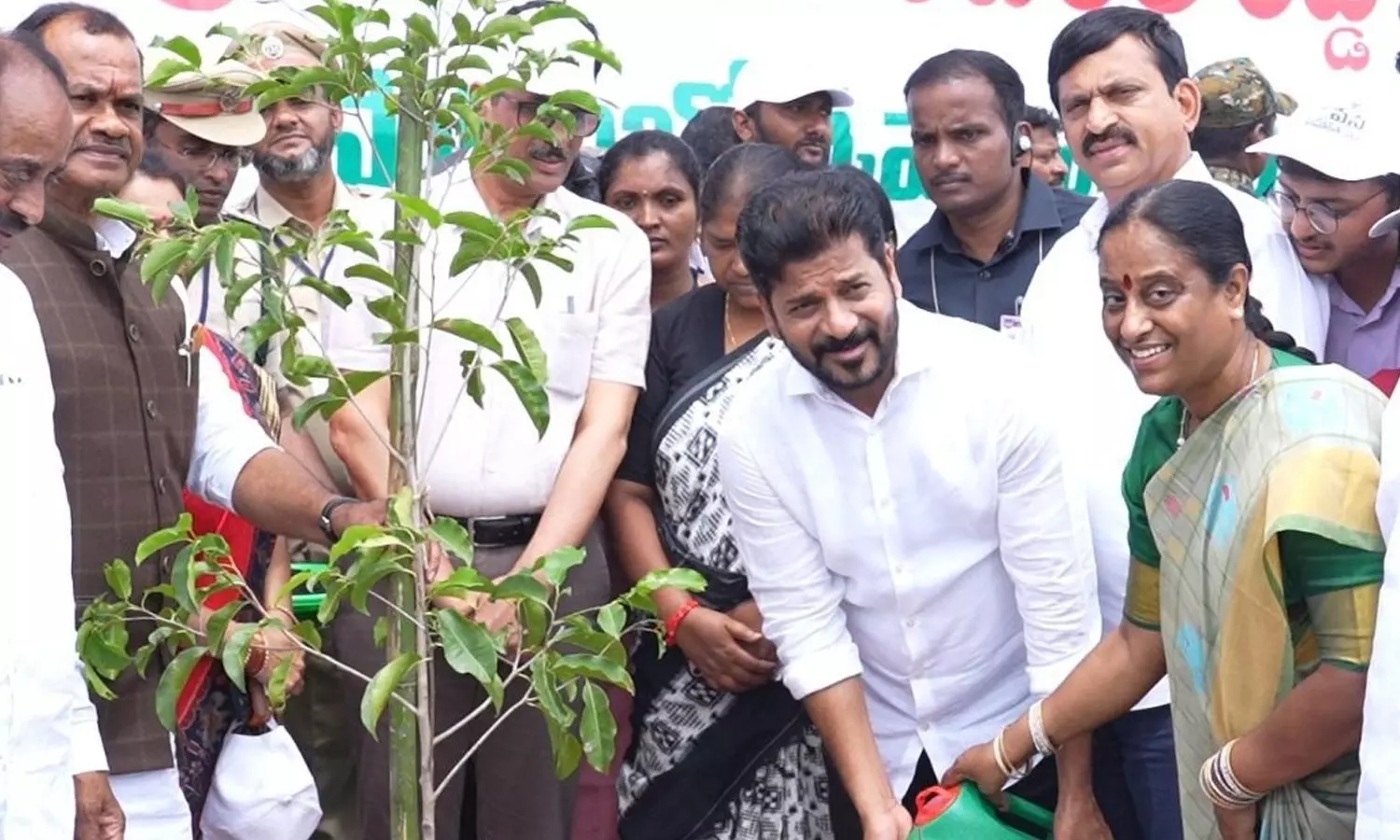 Revanth Reddy promises to develop Warangal on par with Hyderabad