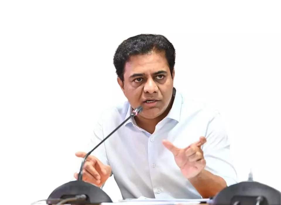 KTR holds Govt responsible for death of Sircilla weaver, demands Rs 25 lakh compensation