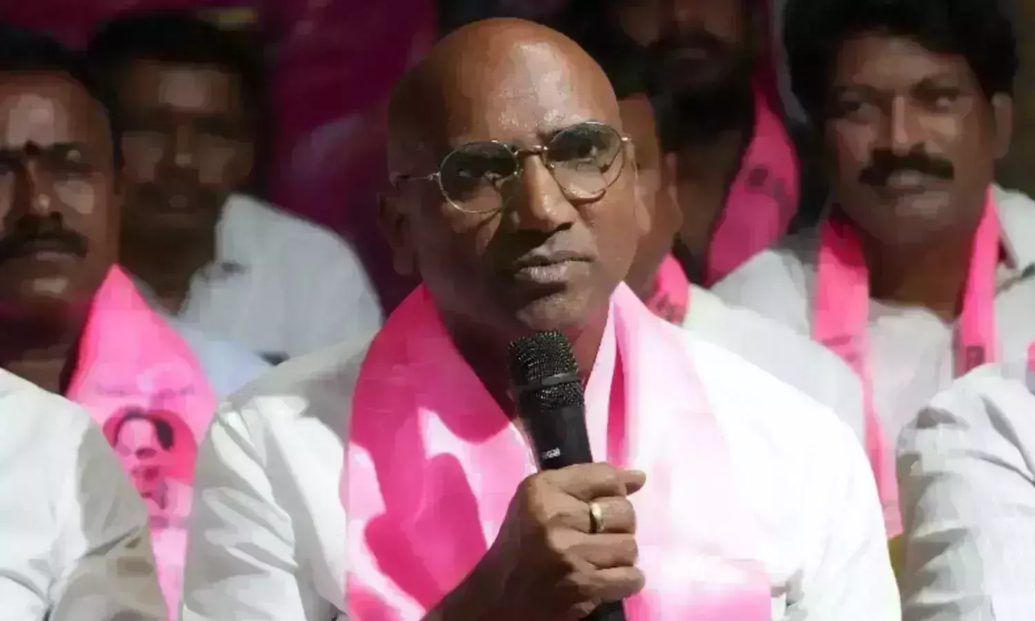 KCR gave 1,60,083 Government jobs, can Revanth Reddy beat the record: Praveen Kumar