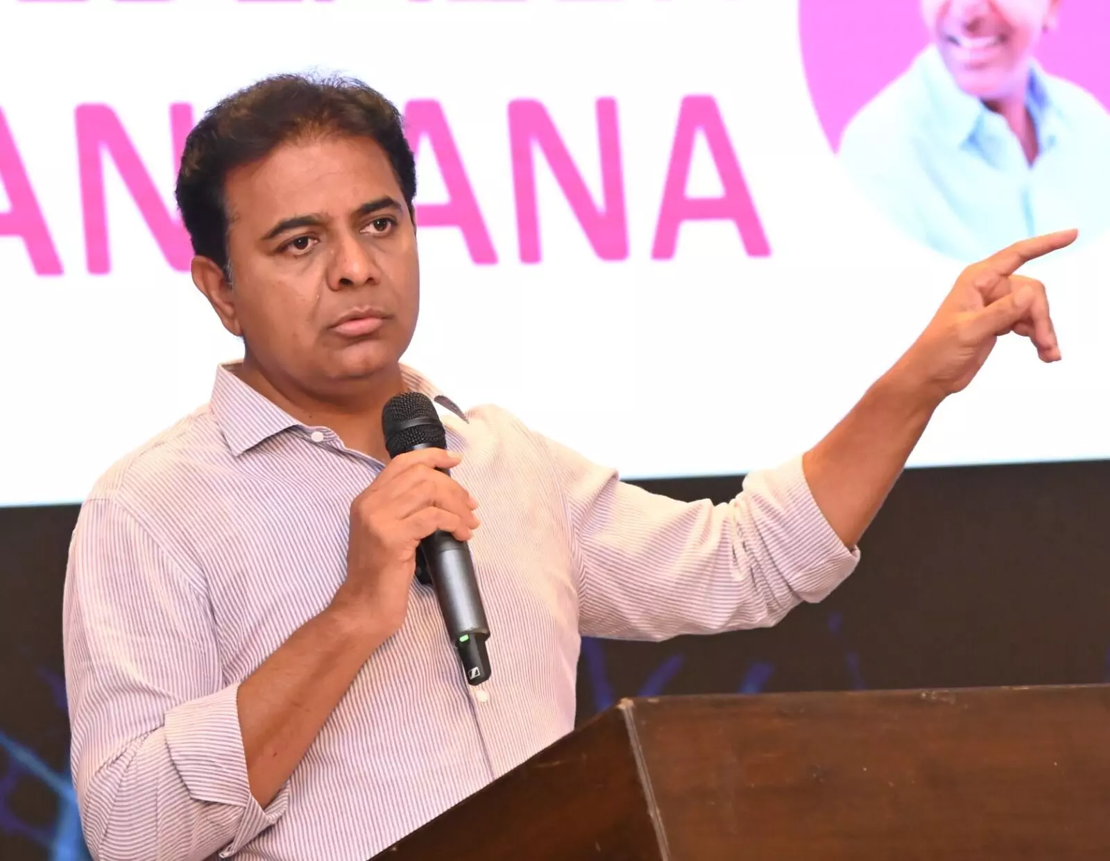 KTR holds Govt responsible for death of 10 weavers, suspects scrapping of Batukamma Saree programme