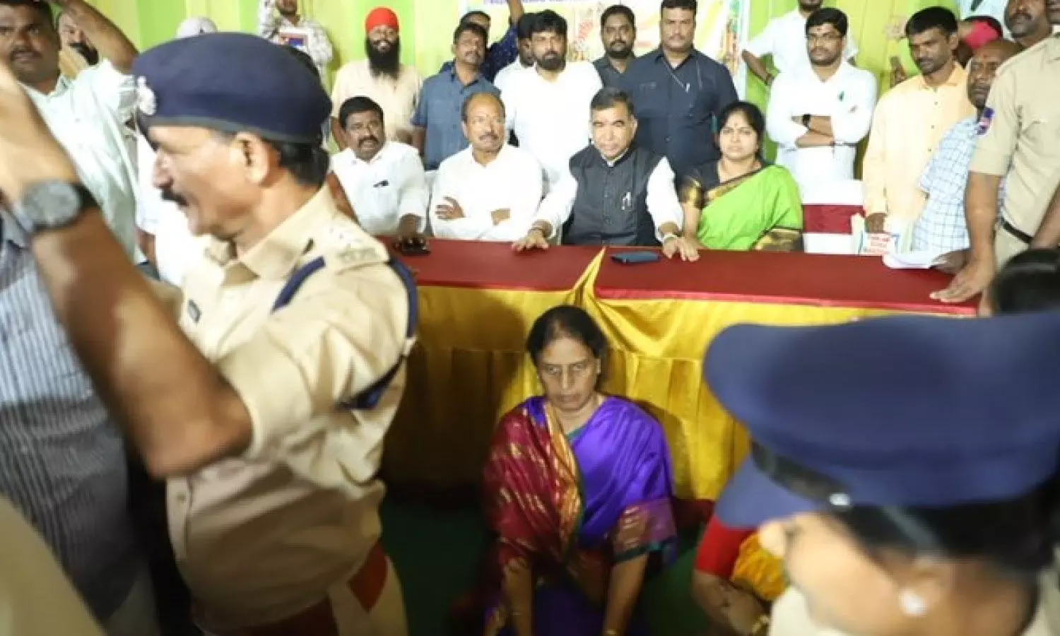 Sabitha Indira Reddy stages protest against violation of protocol in bonalu cheque distribution