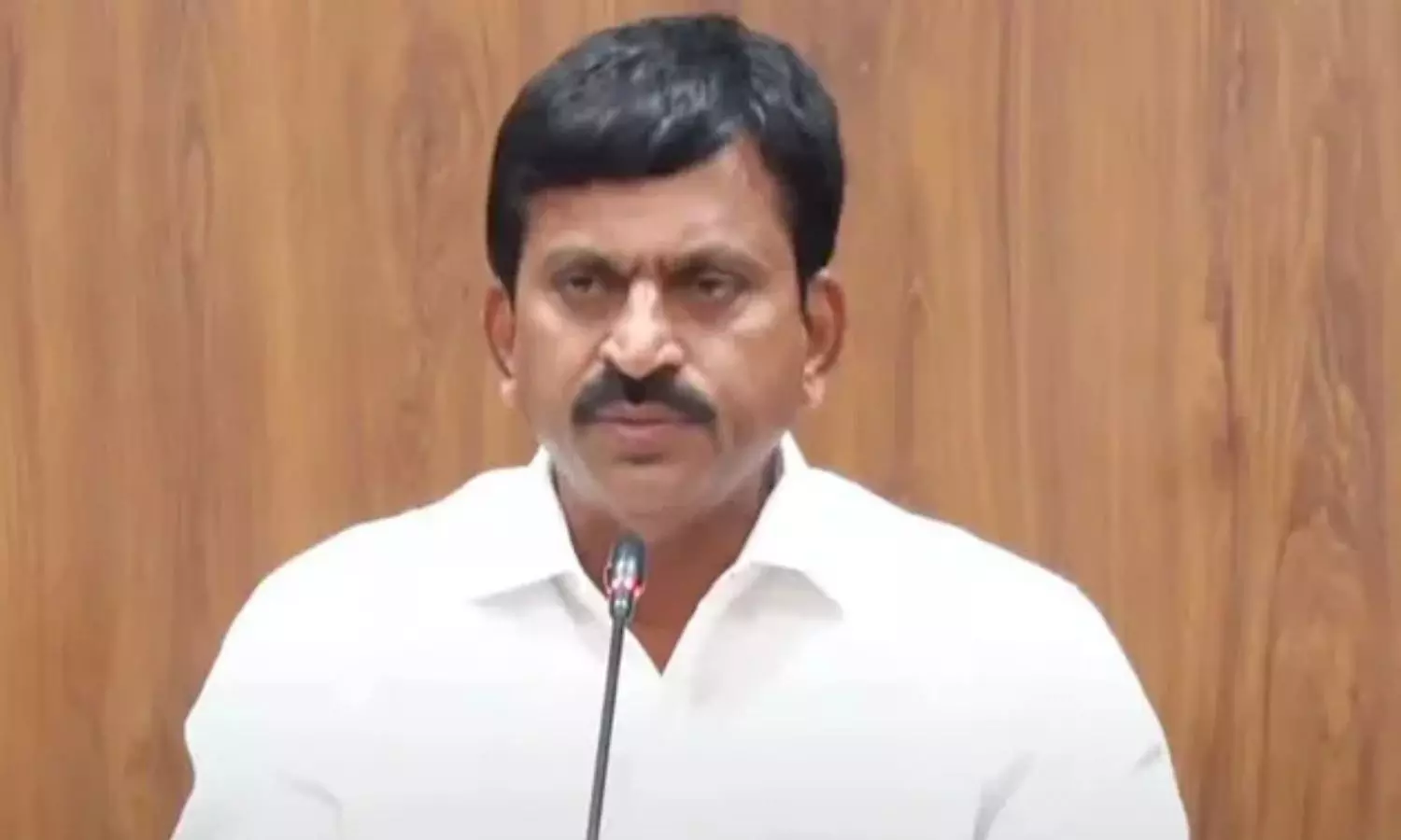 Srinivas Reddy praises Telangana CM for waiving off crop loans in one go