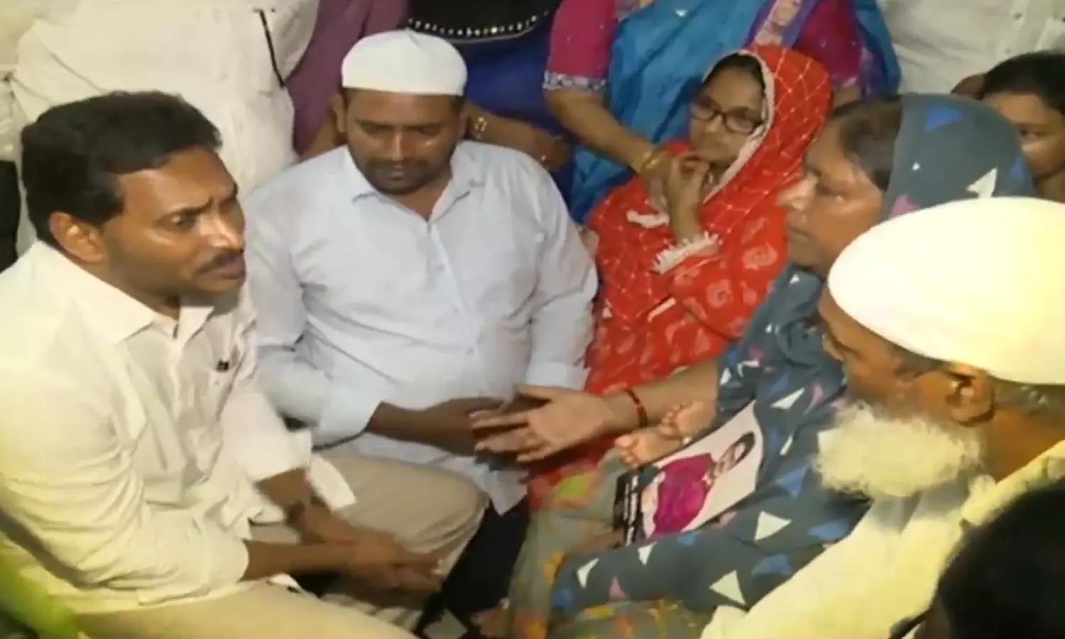 Jagan consoles Rashids family amidst emotional scenes, promises support