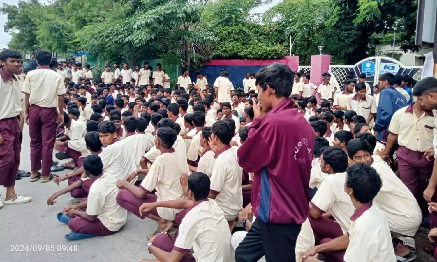 Students protest against dismissal of Gurukul guest, part-time faculty