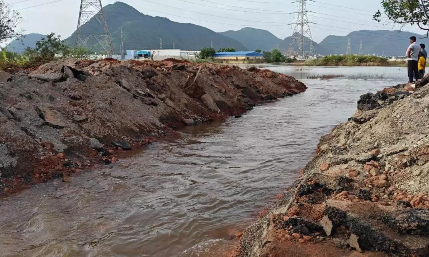 Fake flood rumours in Vijayawada cause panic, authorities take action