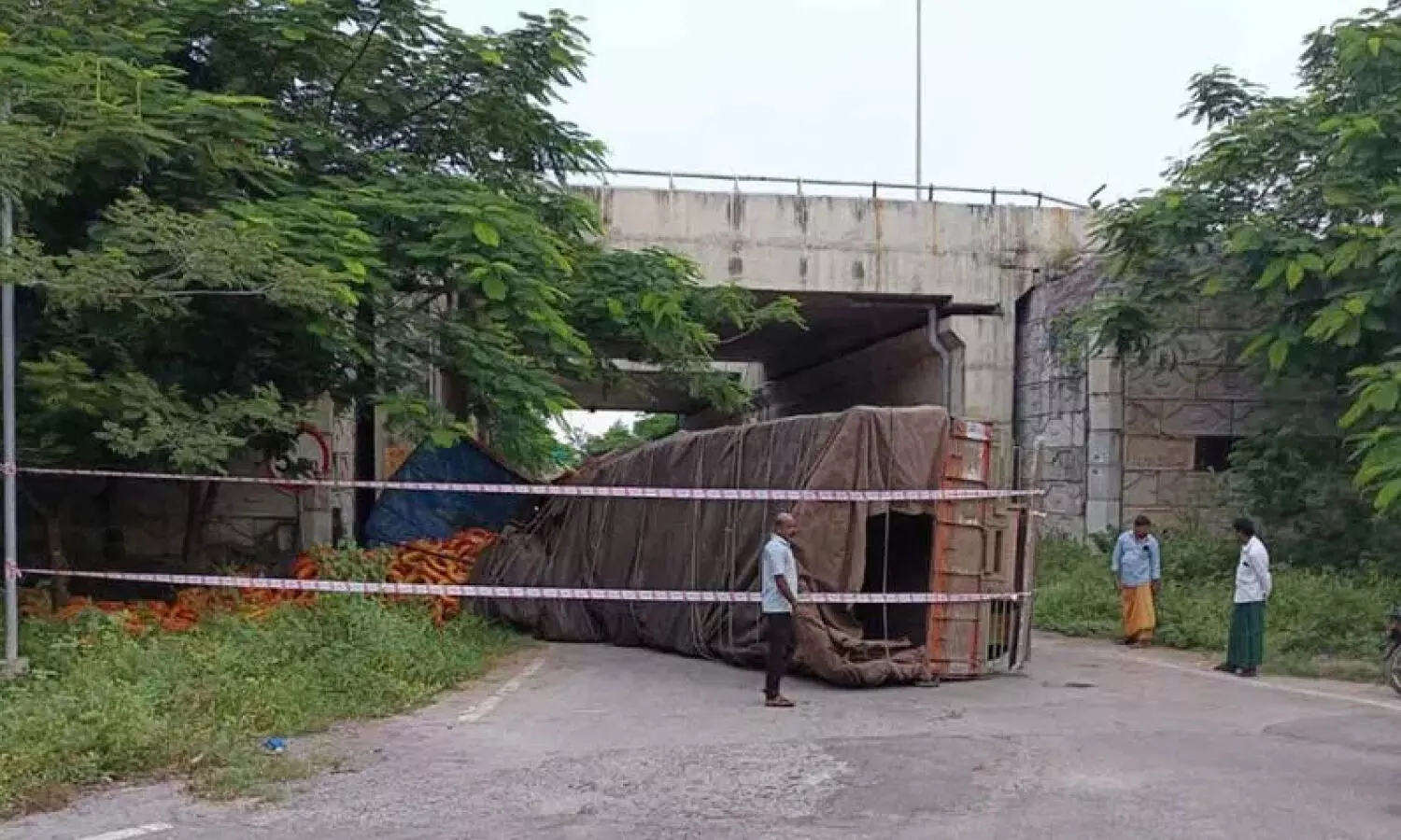 Iron-laden lorry overturns on ORR, driver dies on the spot