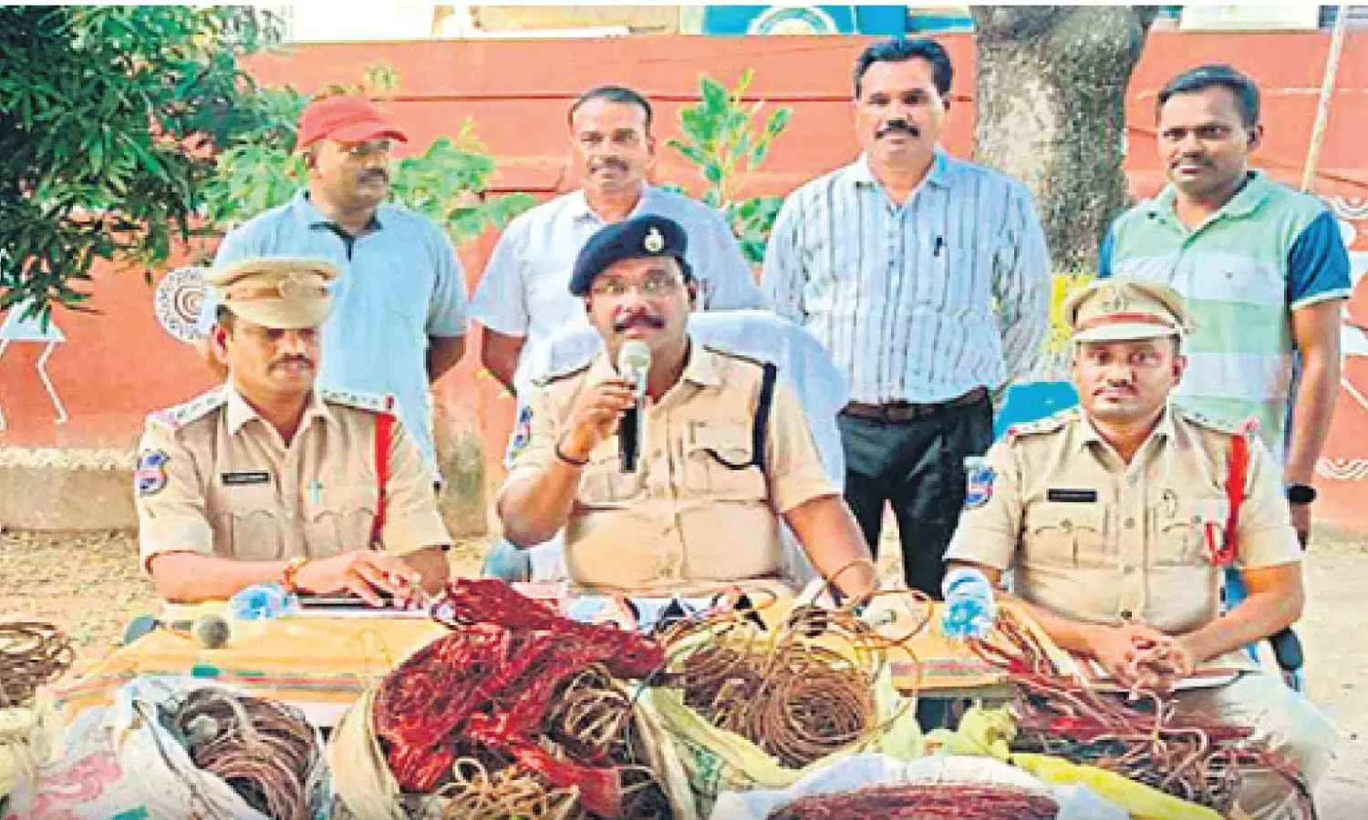 Copper wire theft gang busted in Sultanabad, five arrested