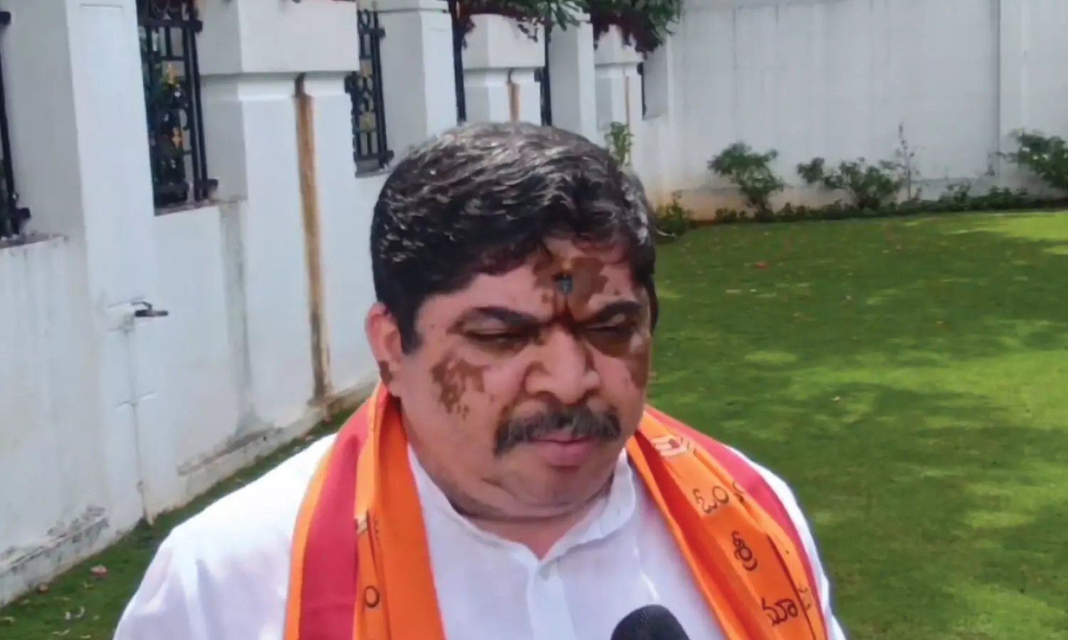 Minister Ponnam Prabhakar orders criminal action against those locking Gurukul schools