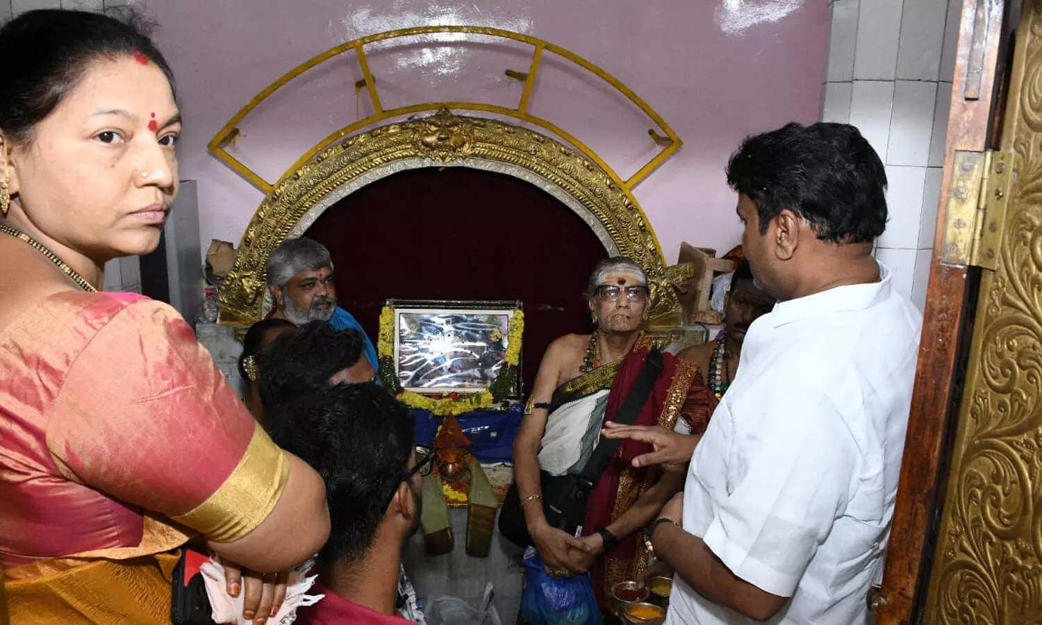 Talasani Srinivas Yadav performs special puja at Secunderabads Muthyalamma temple