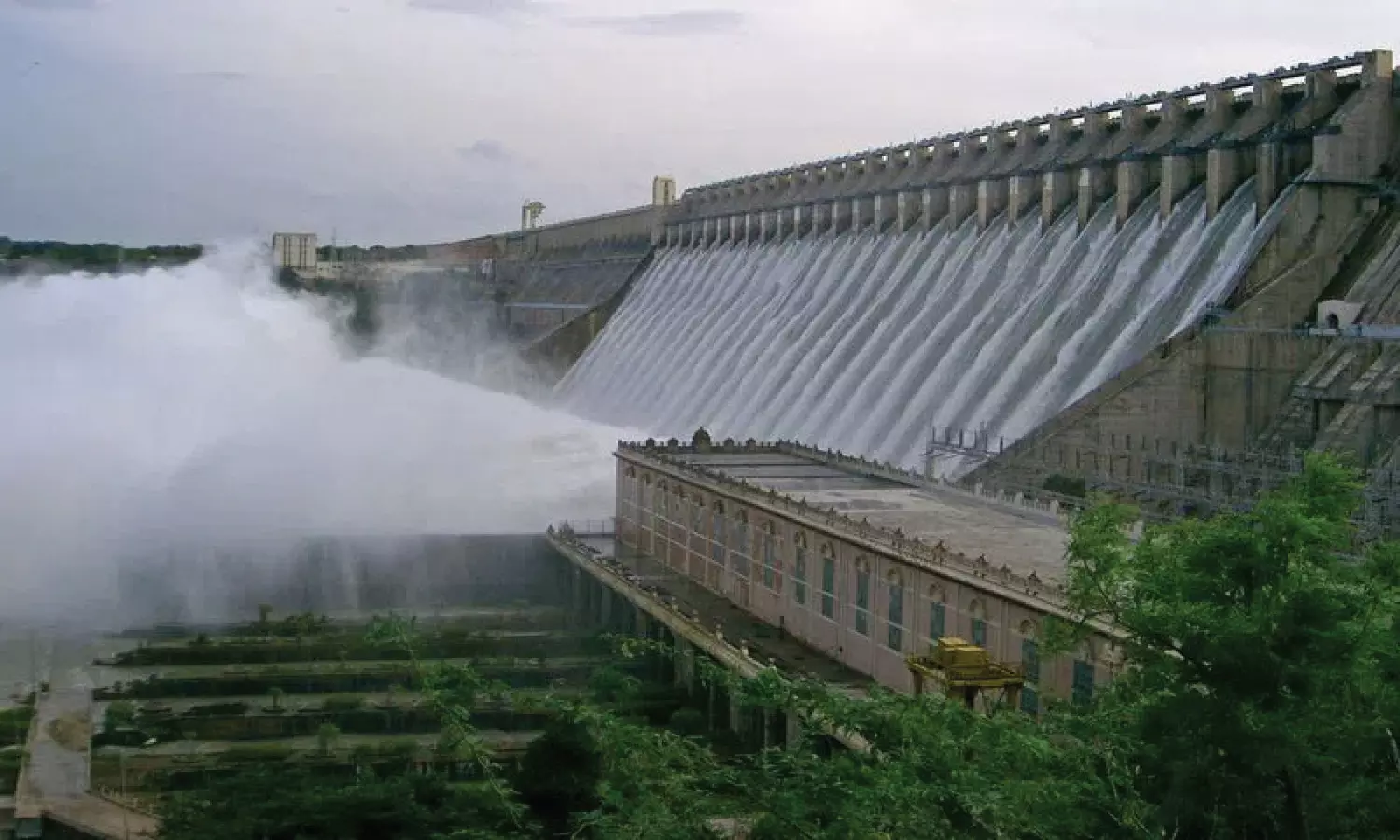 Nagarjuna Sagar Dams 22 gates opened amid heavy inflows